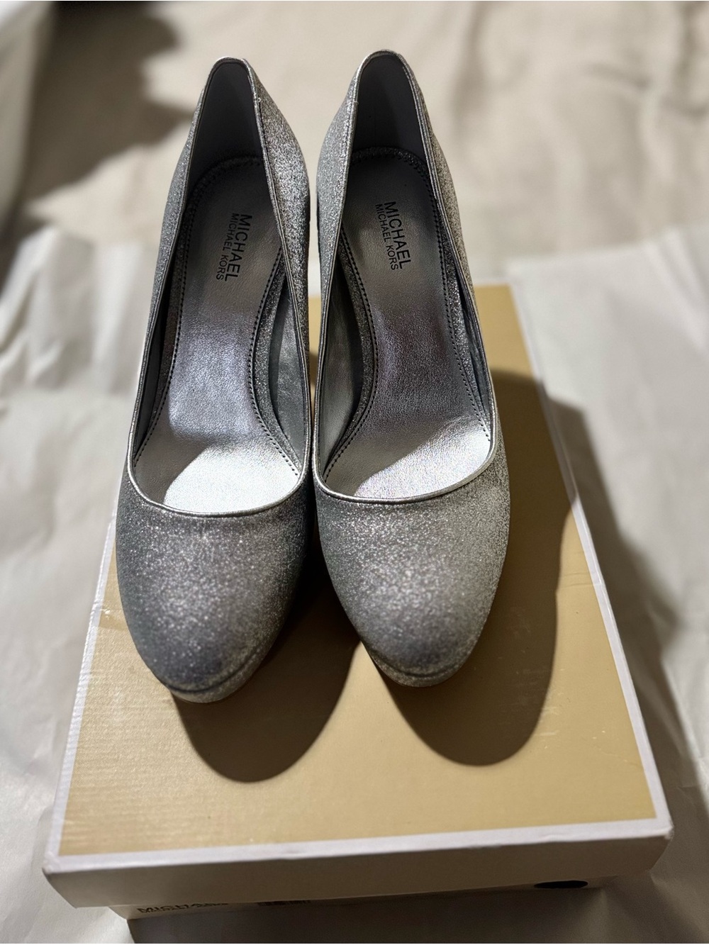 Michael Kors Chantal Silver Glitter Size US6 New W/ Box